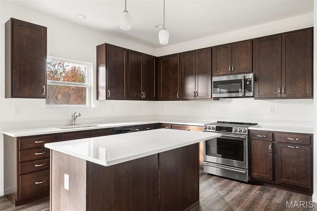 105 Windrow Drive, O'fallon, MO 63385