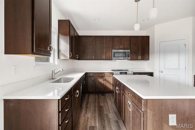 105 Windrow Drive, O'fallon, MO 63385