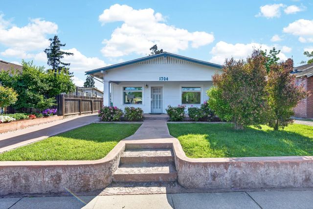 1704 N Berkeley Ave, Stockton, CA 95205