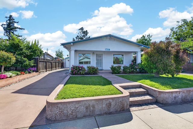 1704 N Berkeley Ave, Stockton, CA 95205