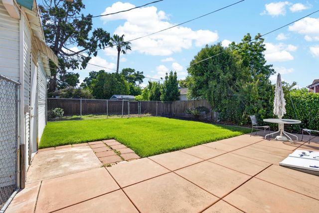 1704 N Berkeley Ave, Stockton, CA 95205