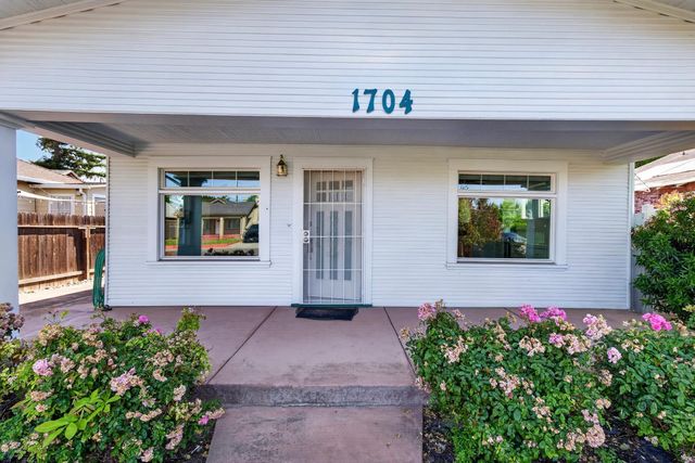 1704 N Berkeley Ave, Stockton, CA 95205