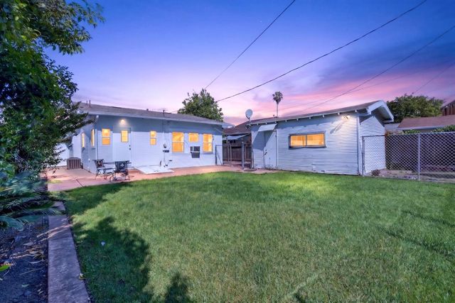 1704 N Berkeley Ave, Stockton, CA 95205