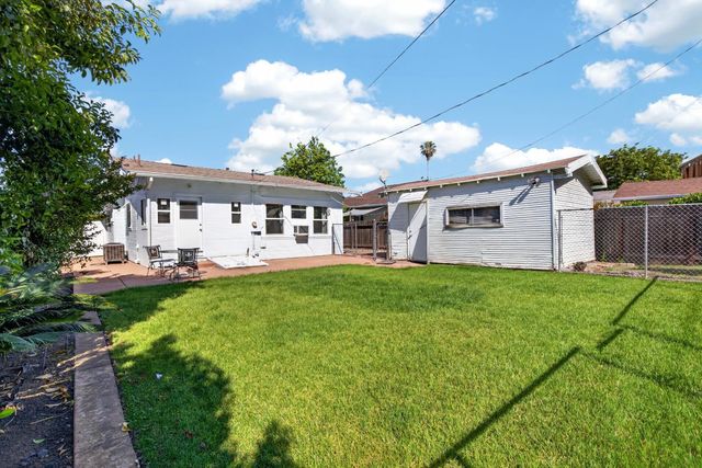 1704 N Berkeley Ave, Stockton, CA 95205