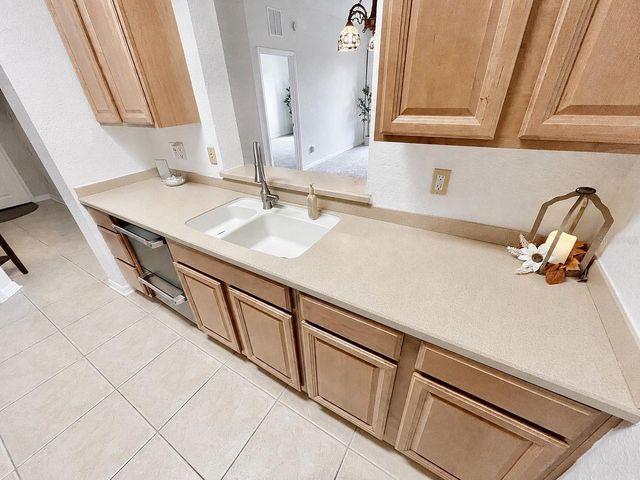 1357 VENEZIA COURT 303, Davenport, FL 33896