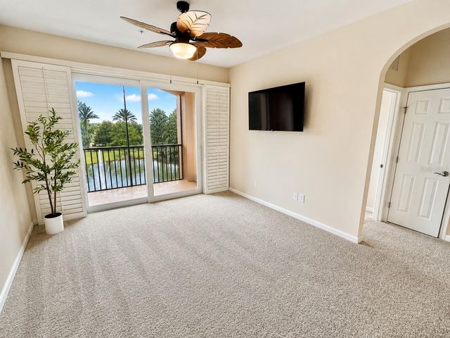 1357 VENEZIA COURT 303, Davenport, FL 33896