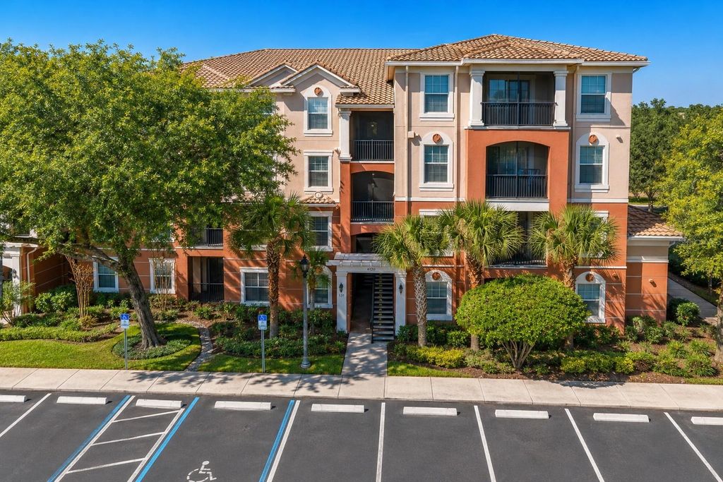 1357 VENEZIA COURT 303, Davenport, FL 33896