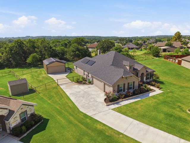 1036 Northern Oaks Court, Springtown, TX 76082