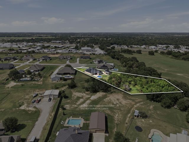 1036 Northern Oaks Court, Springtown, TX 76082