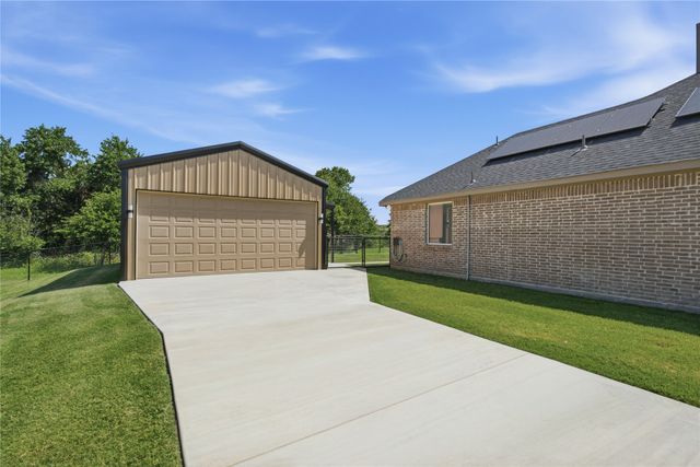 1036 Northern Oaks Court, Springtown, TX 76082