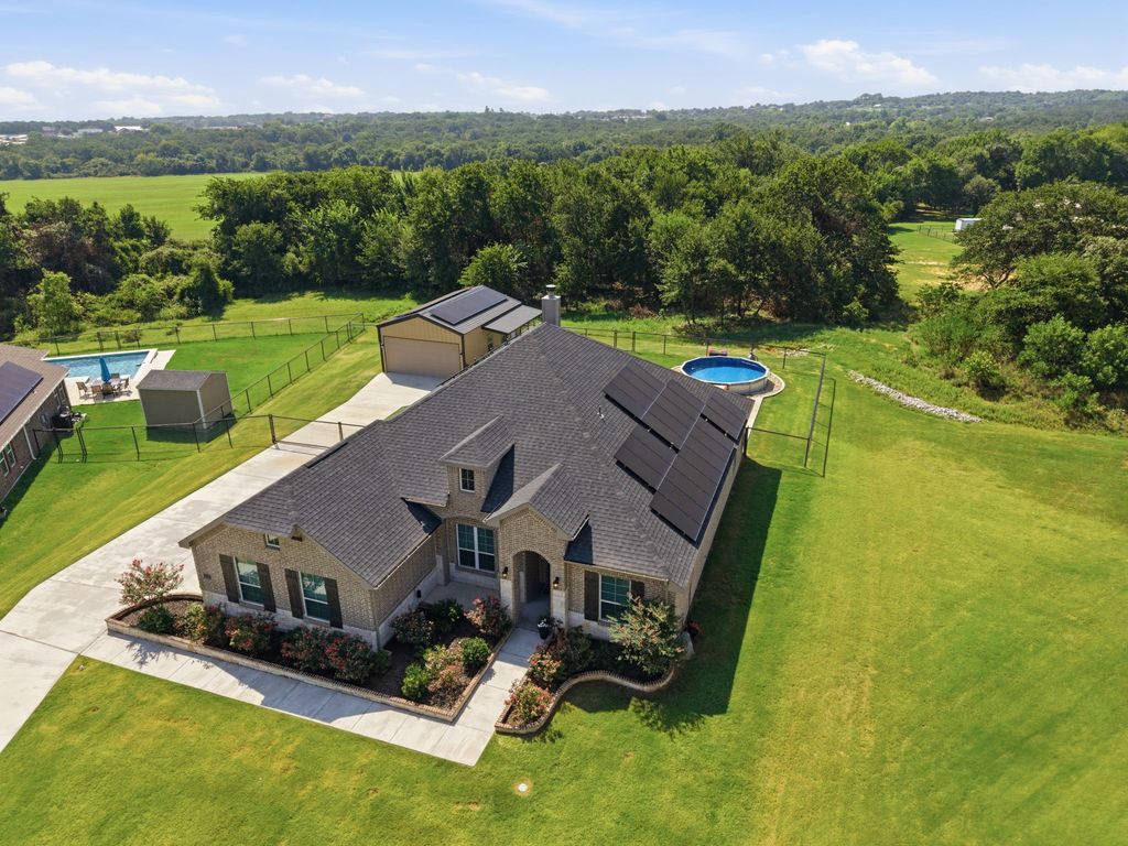 1036 Northern Oaks Court, Springtown, TX 76082