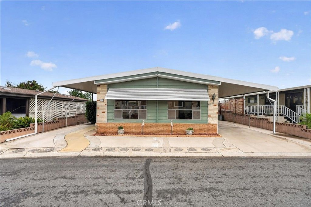 1365 Thornwood Square, Corona, CA 92882 — exterior
