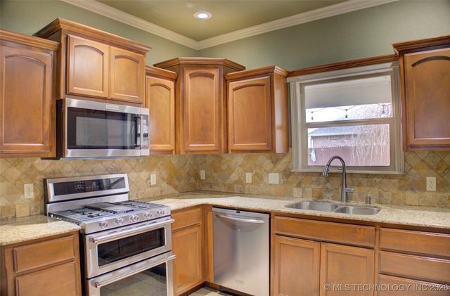 13077 N 124th East Avenue, Collinsville, OK 74021