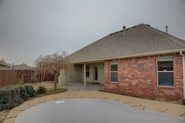 13077 N 124th East Avenue, Collinsville, OK 74021