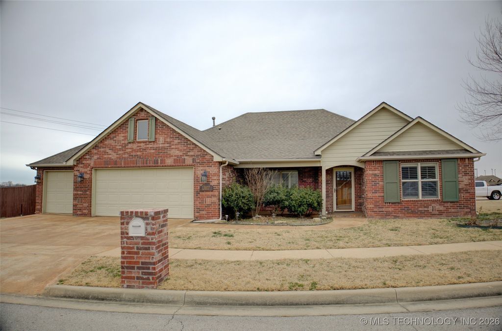 13077 N 124th East Avenue, Collinsville, OK 74021