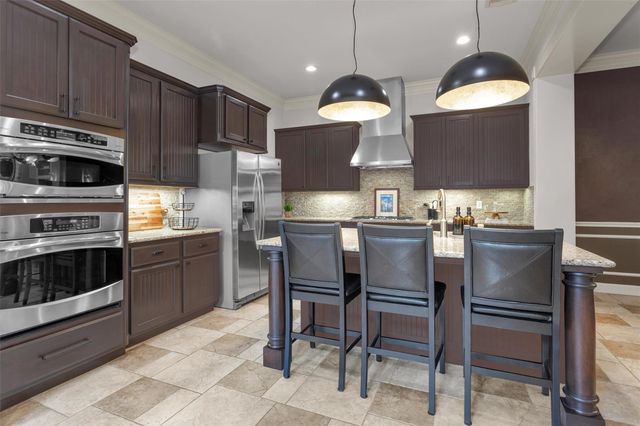 114 S Knights Crossing Drive, The Woodlands, TX 77382