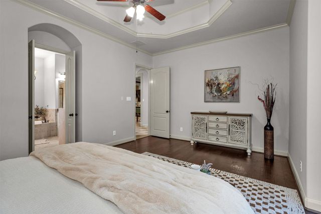 114 S Knights Crossing Drive, The Woodlands, TX 77382