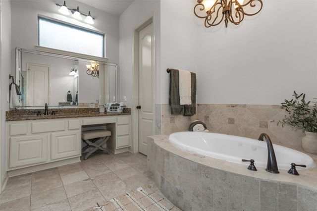 114 S Knights Crossing Drive, The Woodlands, TX 77382