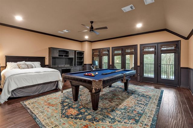 114 S Knights Crossing Drive, The Woodlands, TX 77382