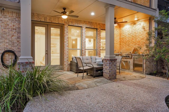 114 S Knights Crossing Drive, The Woodlands, TX 77382