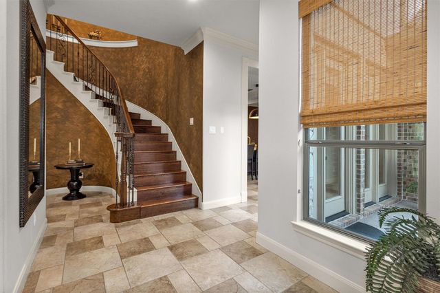 114 S Knights Crossing Drive, The Woodlands, TX 77382