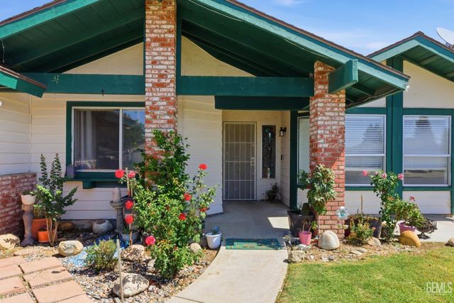 1106 McGinley Avenue, Bakersfield, CA 93308