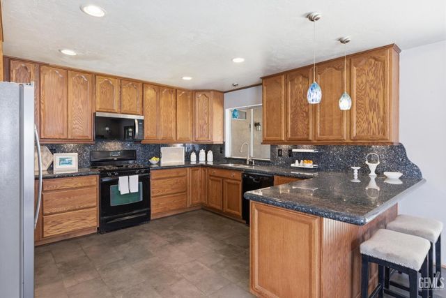 1106 McGinley Avenue, Bakersfield, CA 93308