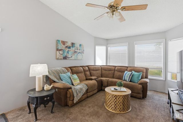 1106 McGinley Avenue, Bakersfield, CA 93308