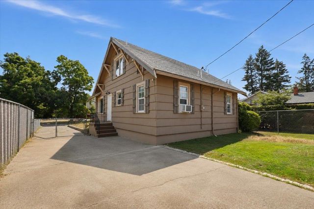 5011 N Cedar St, Spokane, WA 99205