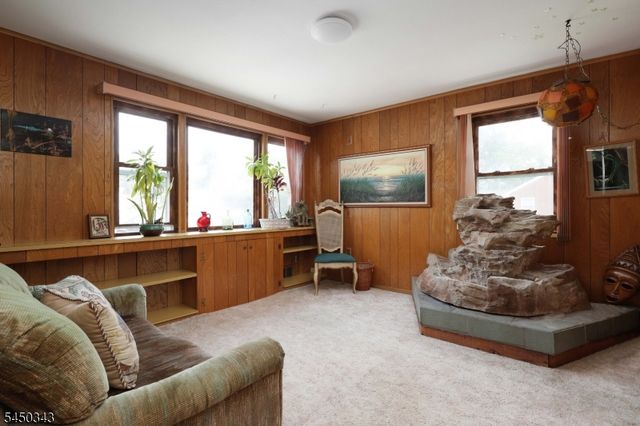 351 Fernwood Ter, Linden City, NJ 07036