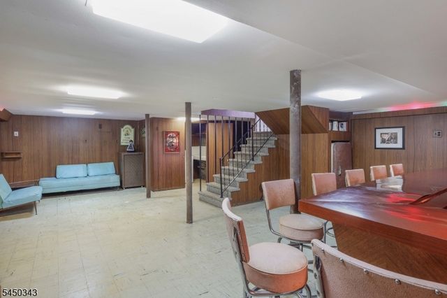 351 Fernwood Ter, Linden City, NJ 07036