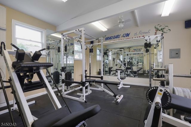 351 Fernwood Ter, Linden City, NJ 07036