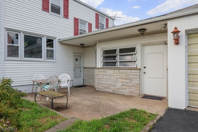 351 Fernwood Ter, Linden City, NJ 07036