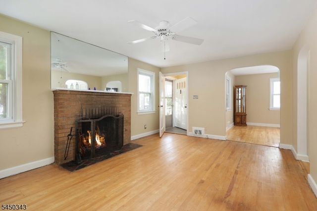 351 Fernwood Ter, Linden City, NJ 07036