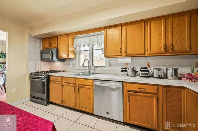 109 Walton Street, Edison, NJ 08817