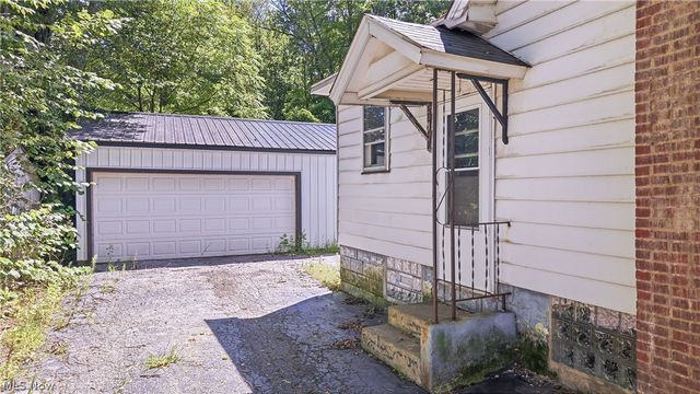 3493 Shadyside Drive, Hubbard, OH 44425