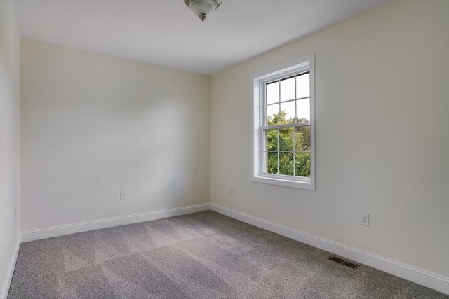 40 Comet Rd, Methuen, MA 01844