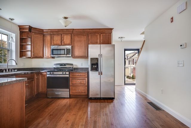 40 Comet Rd, Methuen, MA 01844