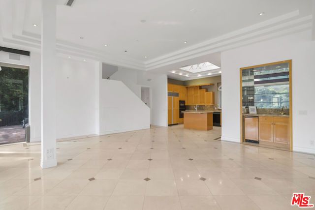 10557 Rocca Place, Los Angeles, CA 90077