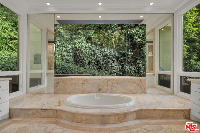 10557 Rocca Place, Los Angeles, CA 90077