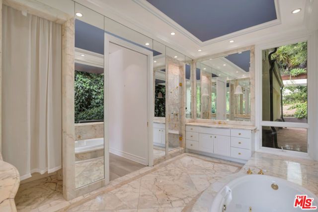 10557 Rocca Place, Los Angeles, CA 90077