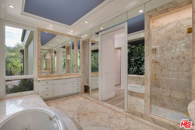 10557 Rocca Place, Los Angeles, CA 90077