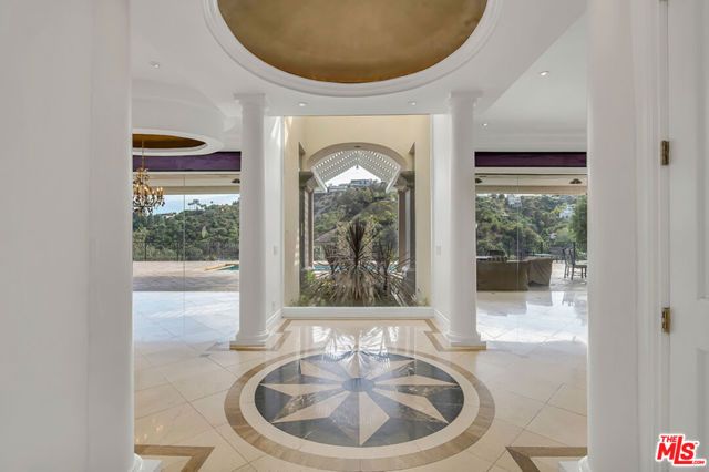 10557 Rocca Place, Los Angeles, CA 90077