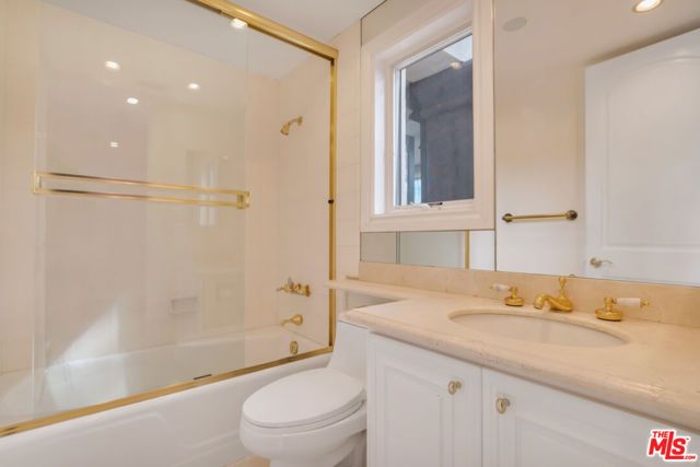 10557 Rocca Place, Los Angeles, CA 90077