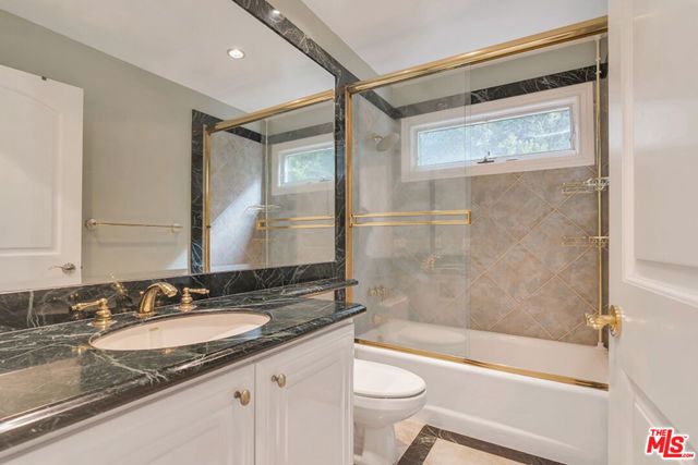 10557 Rocca Place, Los Angeles, CA 90077