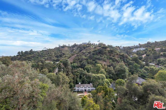 10557 Rocca Place, Los Angeles, CA 90077