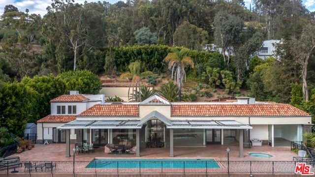 10557 Rocca Place, Los Angeles, CA 90077