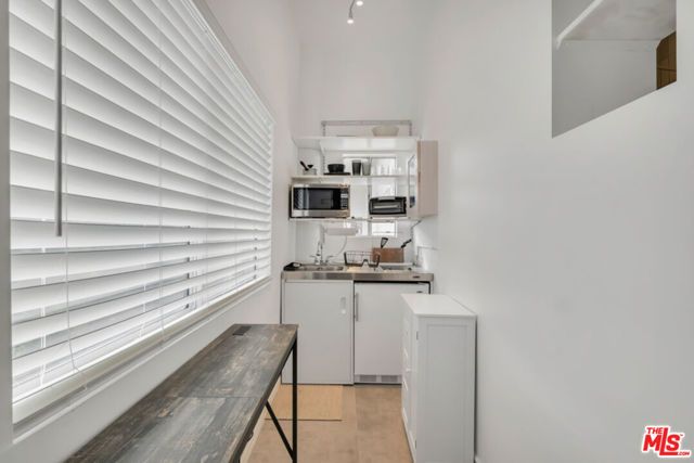10557 Rocca Place, Los Angeles, CA 90077