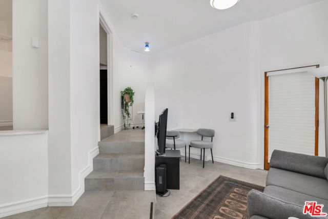 10557 Rocca Place, Los Angeles, CA 90077