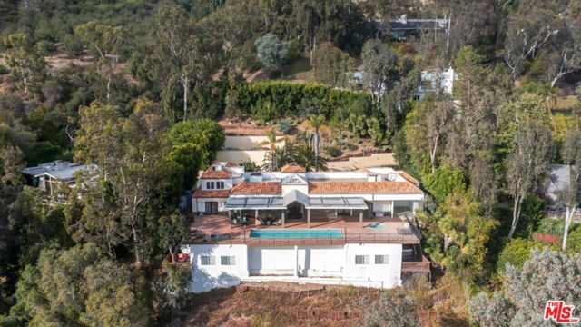 10557 Rocca Place, Los Angeles, CA 90077